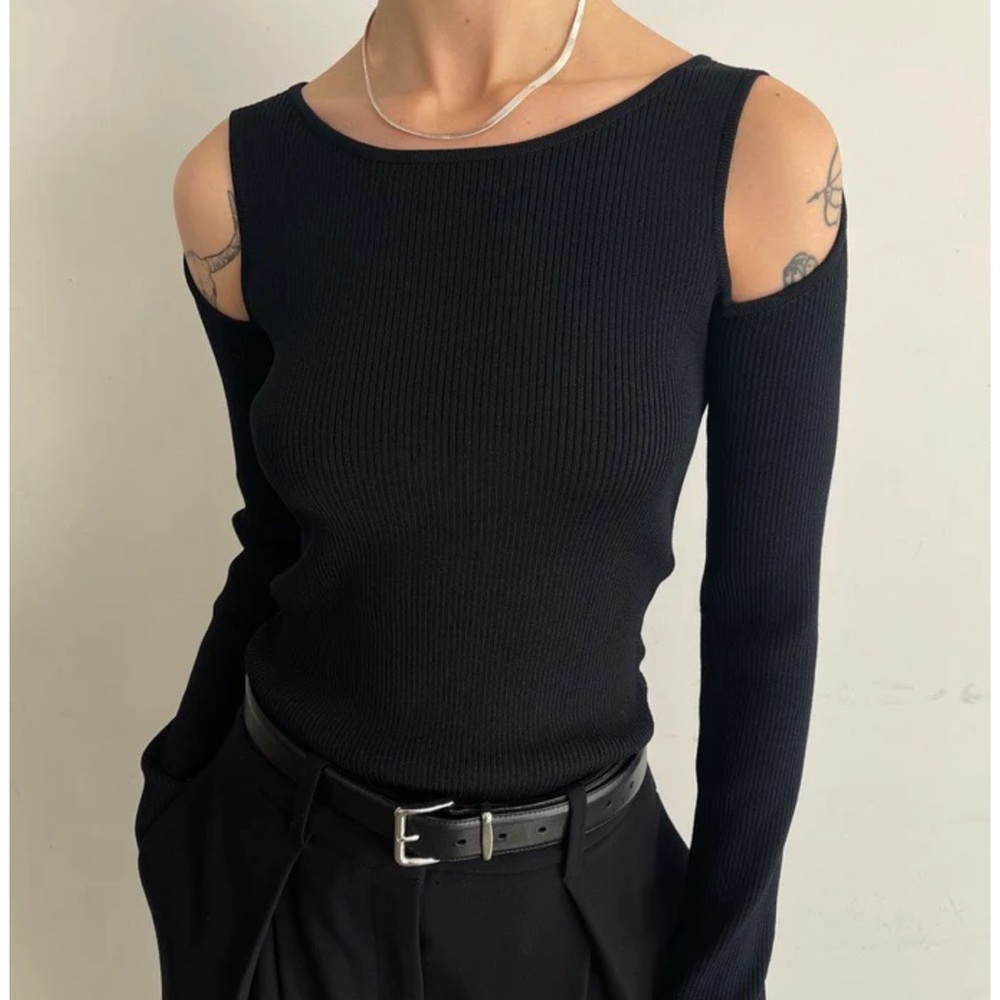 NWT Oak + Fort Ribbed Shoulder Cut Out Long Sleeve
